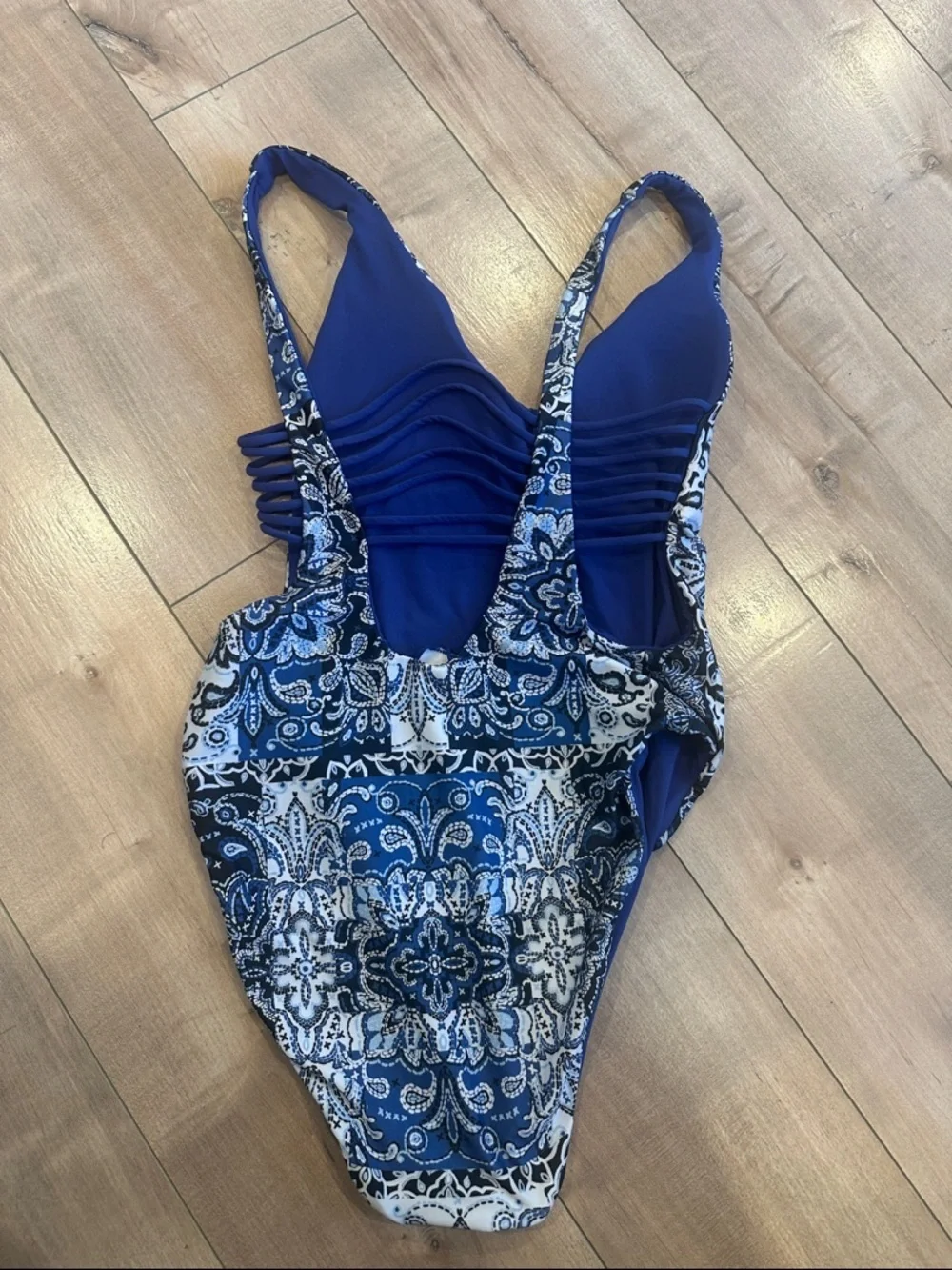BECCA VIRTUE Women's Blue Americana Reversible One Piece Swimsuit Strappy Back M